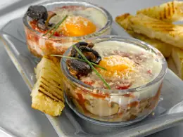 Baked Eggs with Ham and Mushrooms