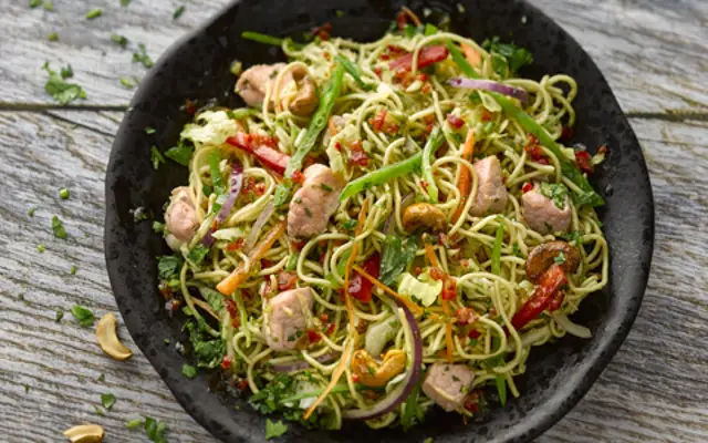 Bacon, Noodle and Crispy Vegetable Salad