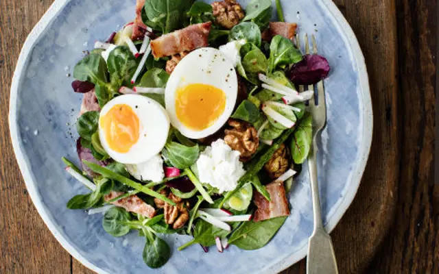Goats' Cheese, Bacon and Egg Salad with Walnuts