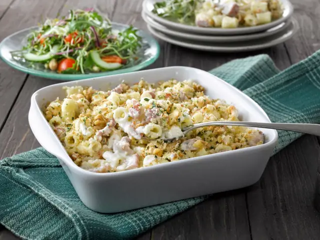 Mac and Cheese with Bacon and Walnuts