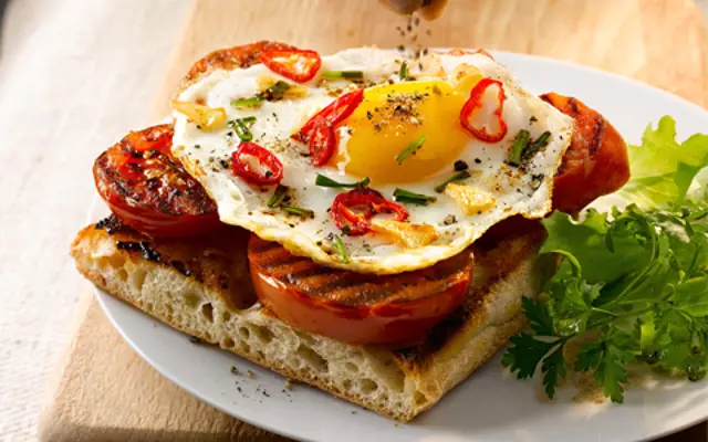 Spicy Fried Eggs