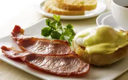 Eggs Benedict with Grilled Rashers