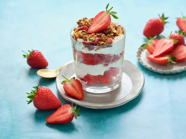 Strawberry & Yoghurt Parfait